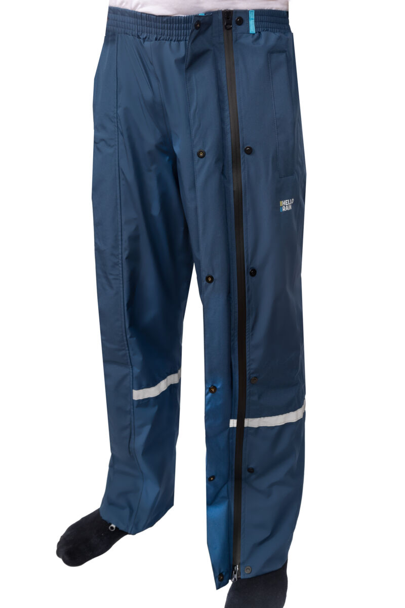db2 Product afbeelding van donker blauwe premium regenbroek met zichtbaarheid op ritssluiting.