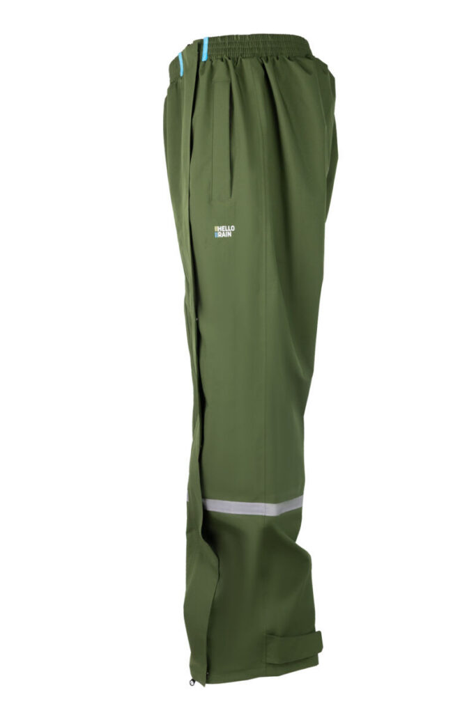 NO2 Product afbeelding van groene premium regenbroek met zichtbaarheid op zijkant.