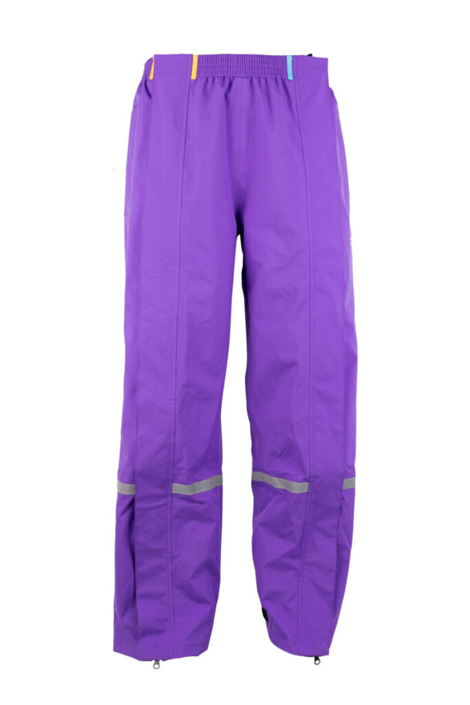 purpule9 Product afbeelding van paarse premium regenbroek met zichtbaarheid op voorkant
